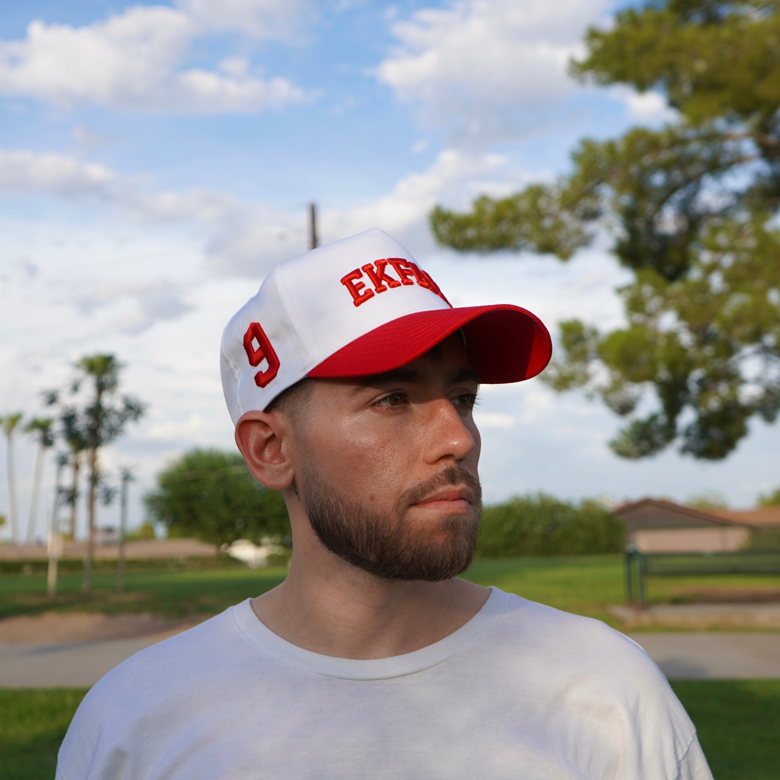 EKFAM HAT (WHITE/RED)